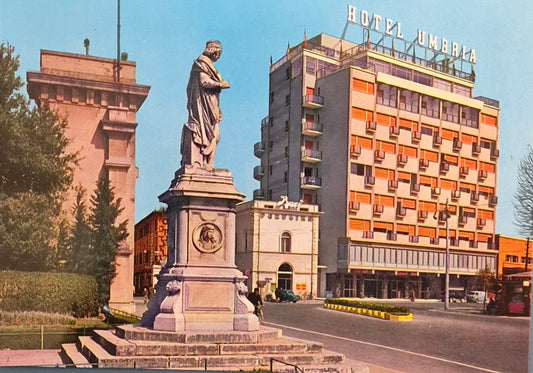 FOLIGNO - PIAZZALE DI PORTA ROMANA - NV - FG