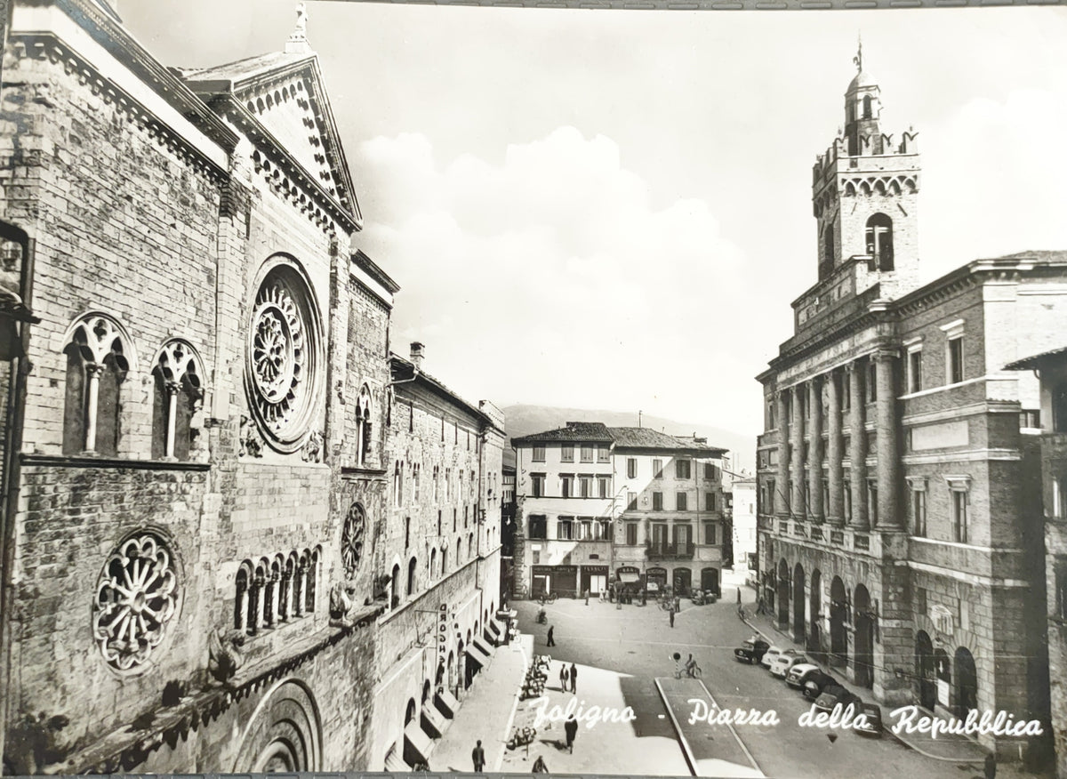 FOLIGNO -PIAZZA DELLA REPUBBLICA -V1962 - FG
